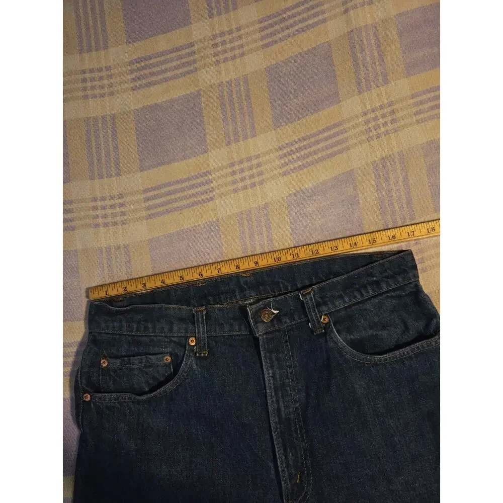 Levis refer measurements